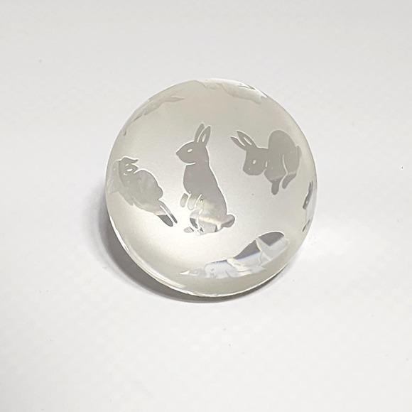 Arthur Court Design Other - Vintage 1991 Arthur Court Glass Paperweight Frosted Etched Rabbit Motif